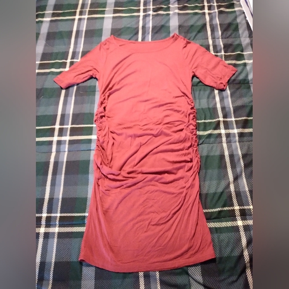 Red maternity dress - Picture 1 of 3